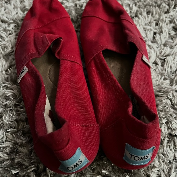 Toms, red - Picture 3 of 5